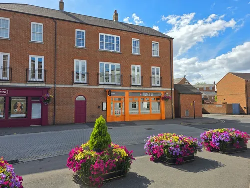 Hampden Square, Aylesburyphoto