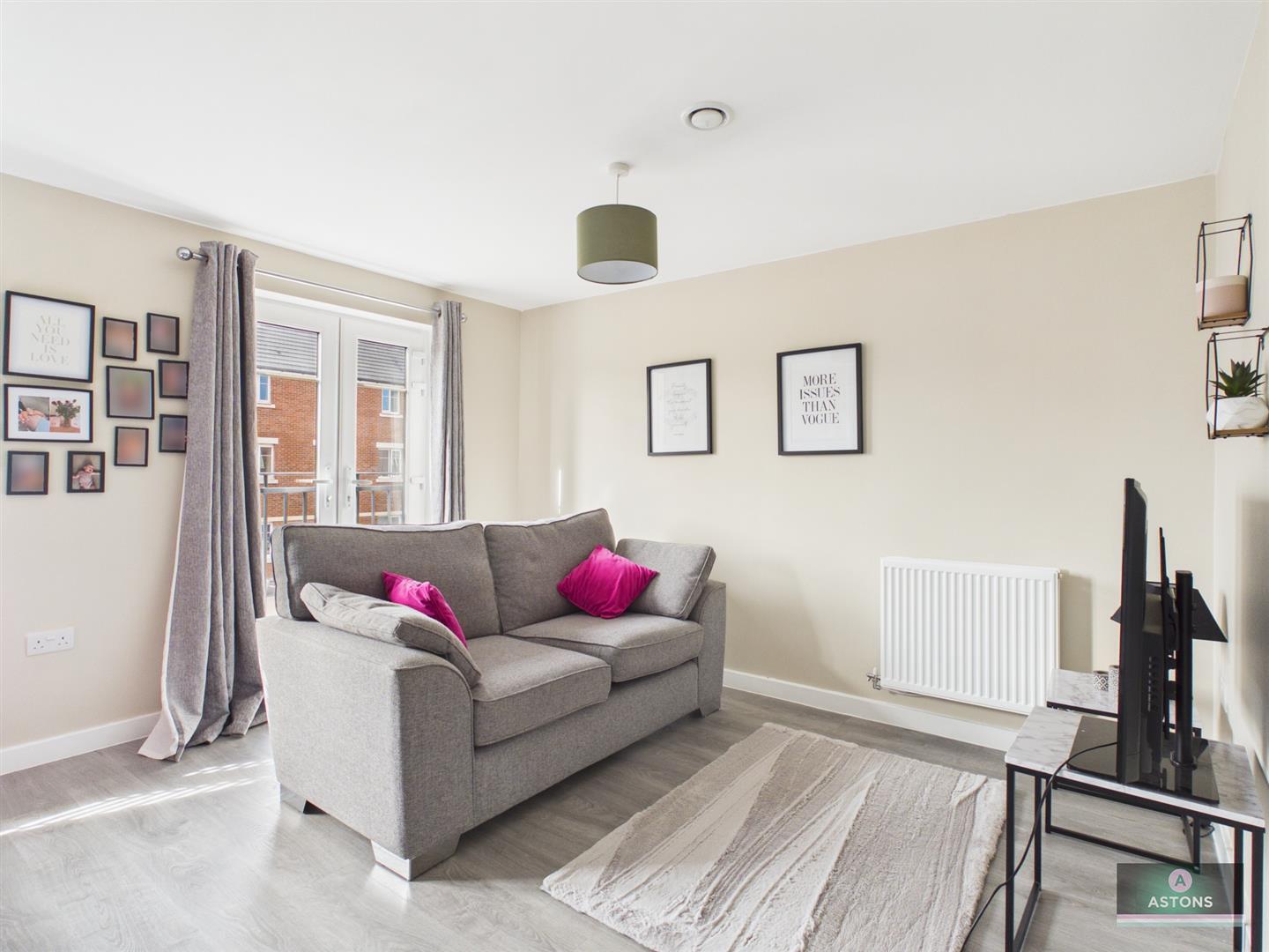 Sangster Close, Crawley Image 2