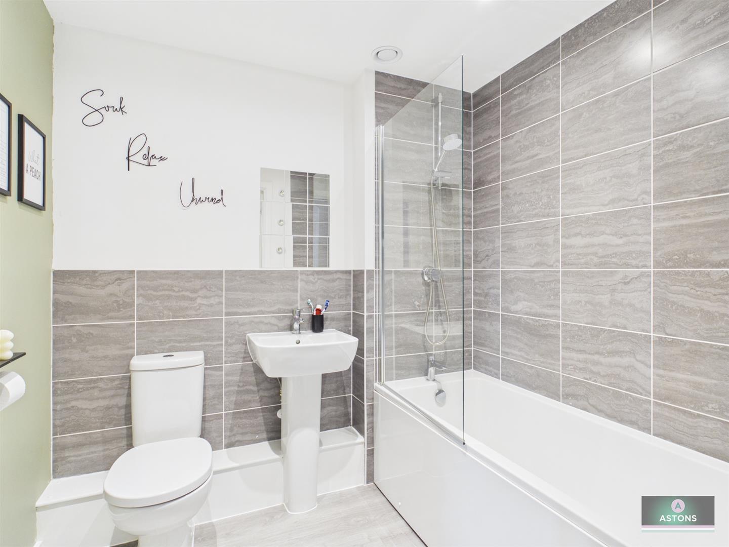 Sangster Close, Crawley Image 4