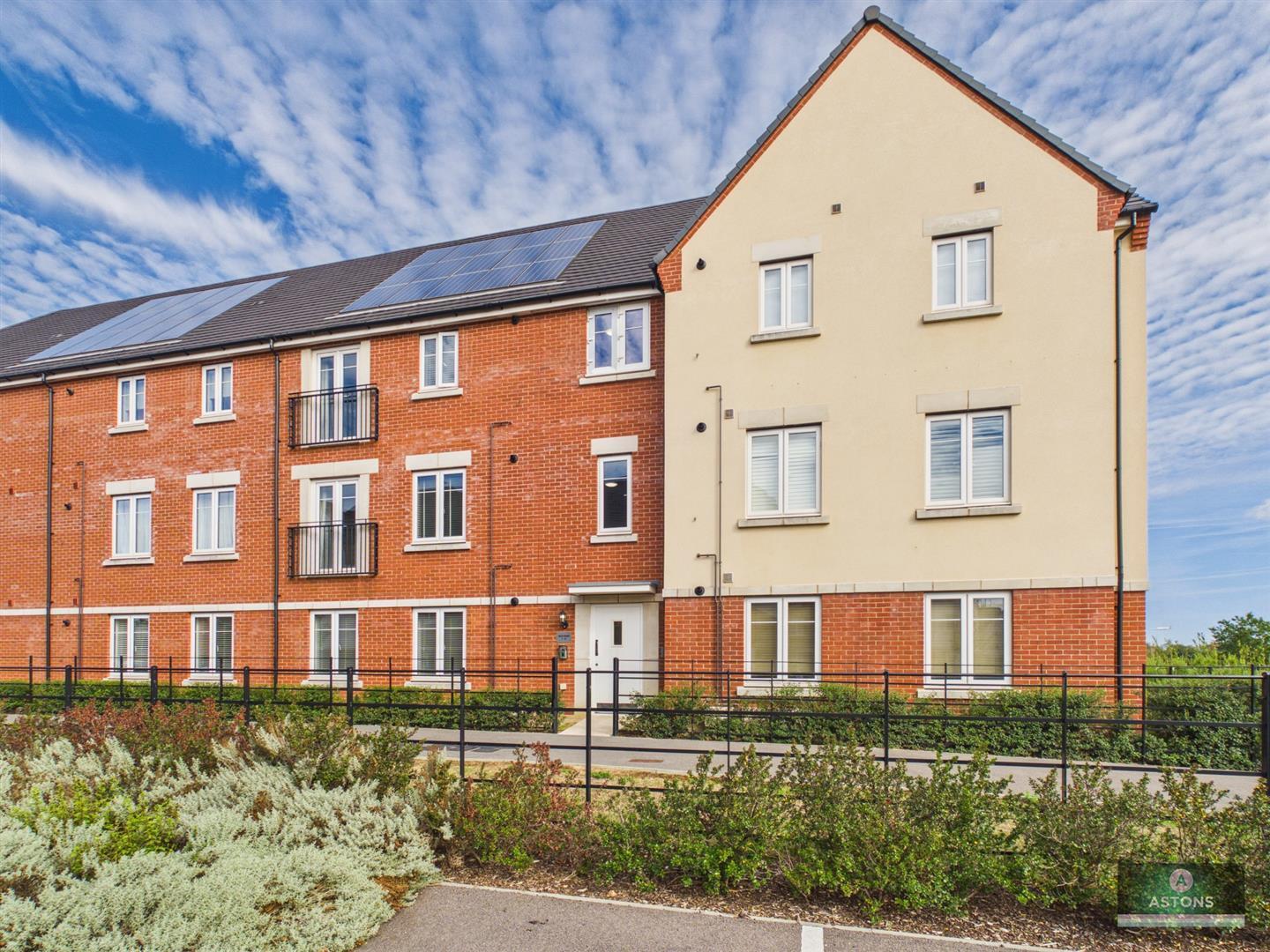 Sangster Close, Crawley Image 8