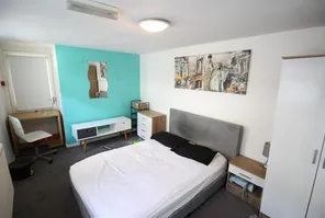 Main property image