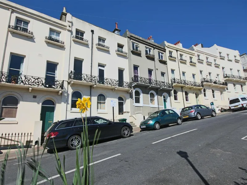 Property thumbnail 2 out of 3