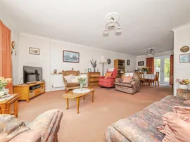 Suffolk Drive, Rendlesham, Woodbridge thumb 3