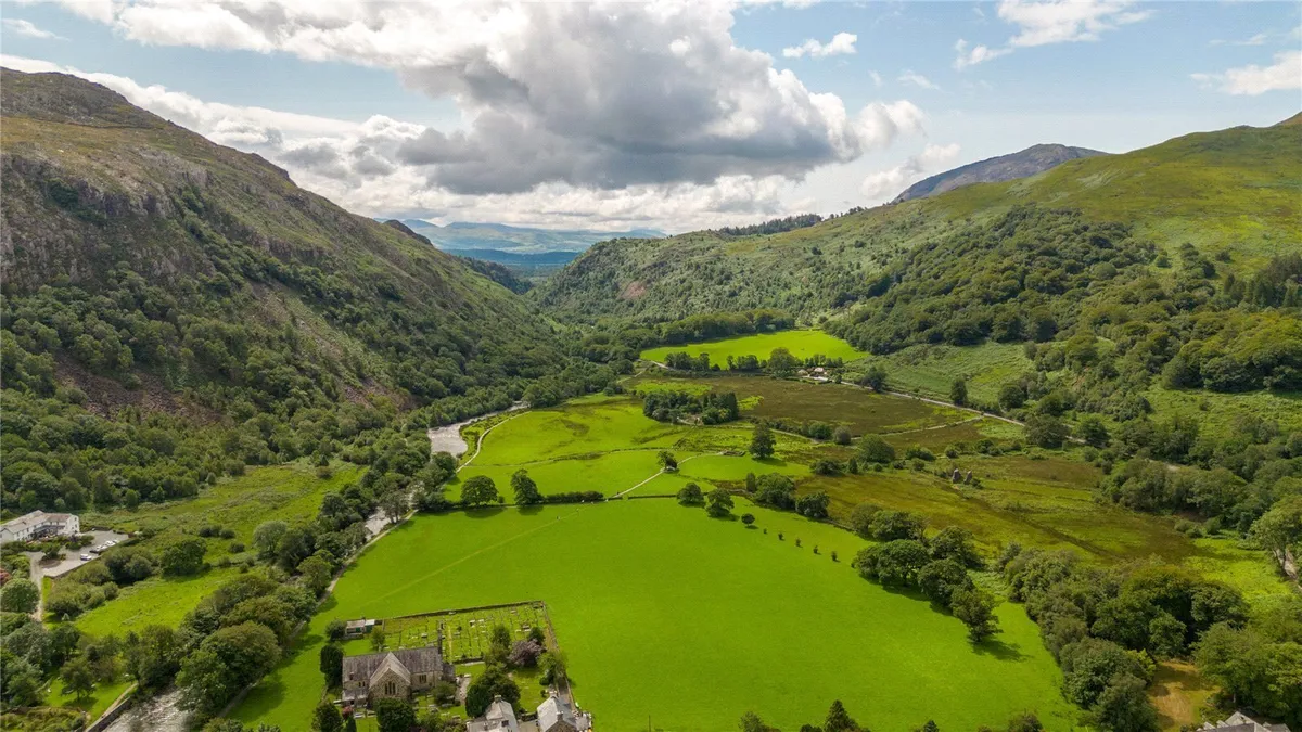 Caernarfon Road, Beddgelert, Caernarfon, Gwynedd, LL55