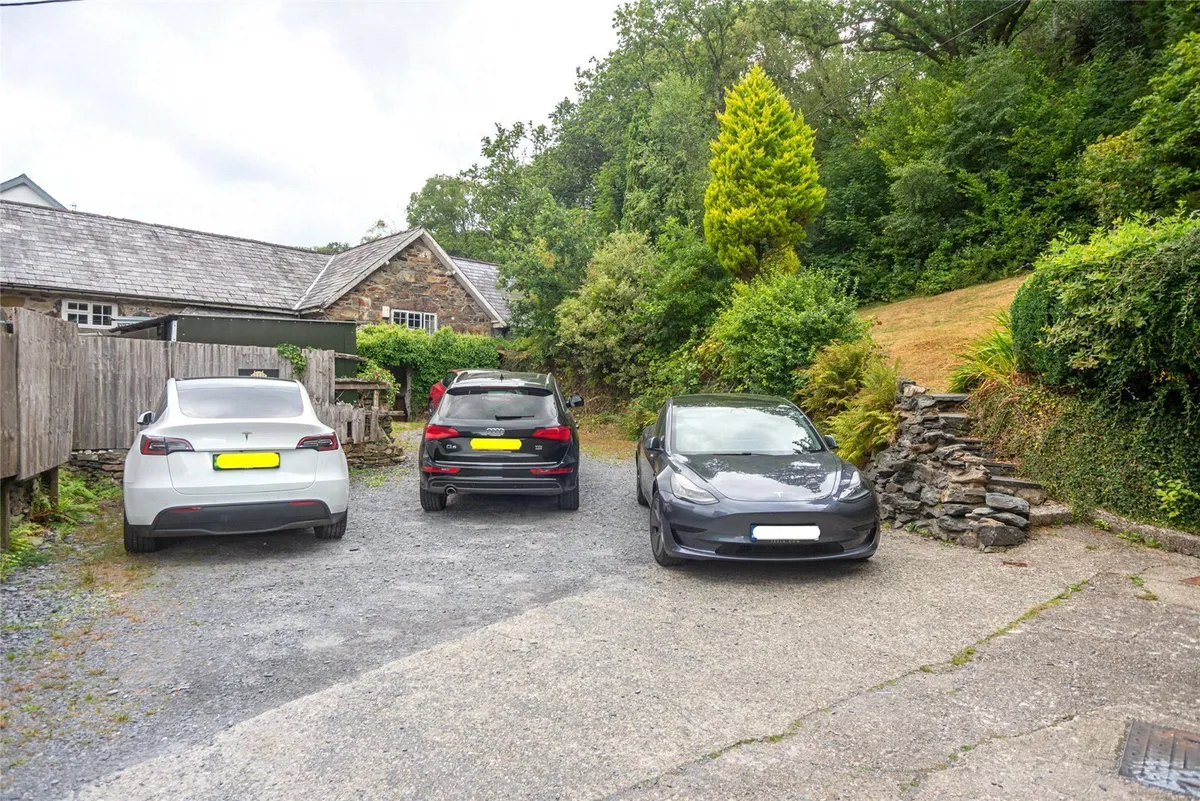 Caernarfon Road, Beddgelert, Caernarfon, Gwynedd, LL55