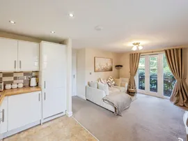 Derwent Drive, Lakeside, Doncaster thumb 2