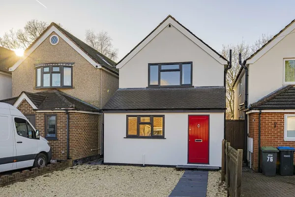 Bourneside Road, Addlestone, KT15 photo 1