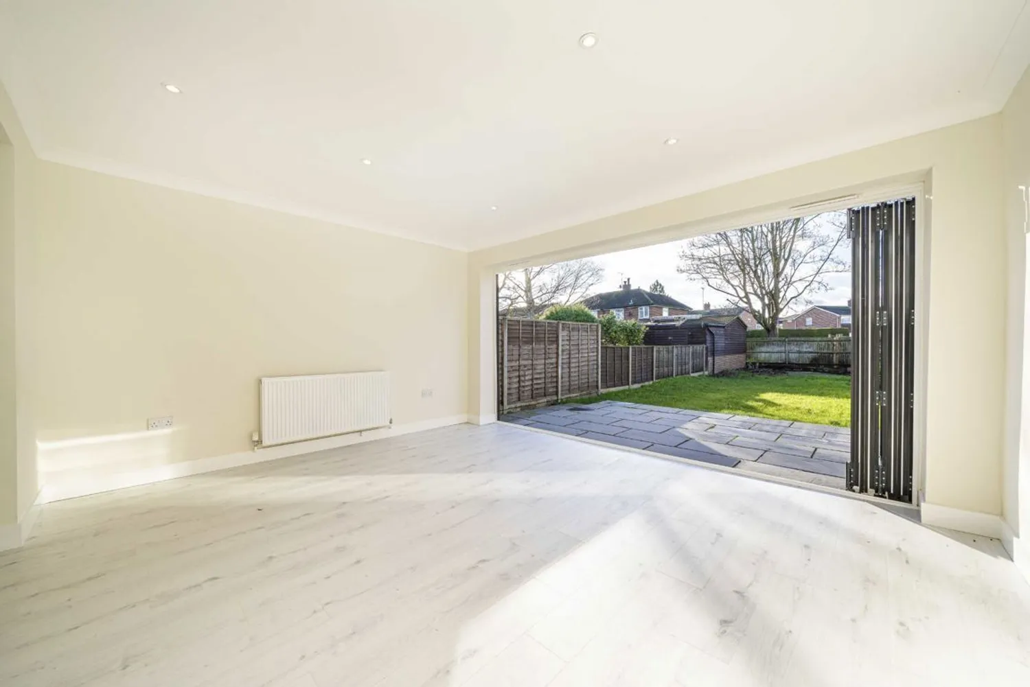 Bourneside Road, Addlestone, KT15 photo 4
