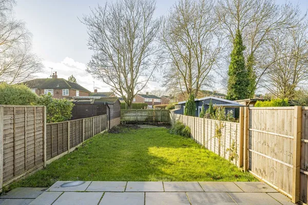 Bourneside Road, Addlestone, KT15 photo 7