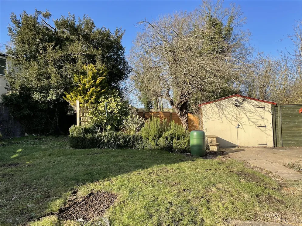 Property carousel item 9