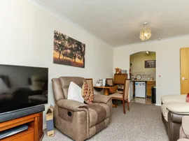 Castle Road, Clacton-On-Sea thumb 3