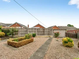 St. Andrews Drive, Featherstone, Pontefract thumb 2