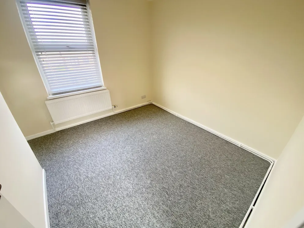 Property carousel item 4