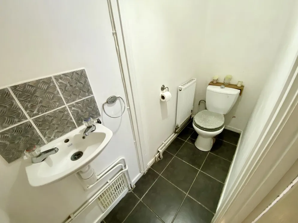 Property carousel item 22