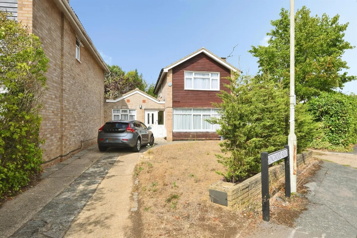 Longwood Road, Hertford