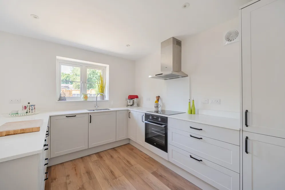 Thurstons Estate, Binsted, GU34 photo 3