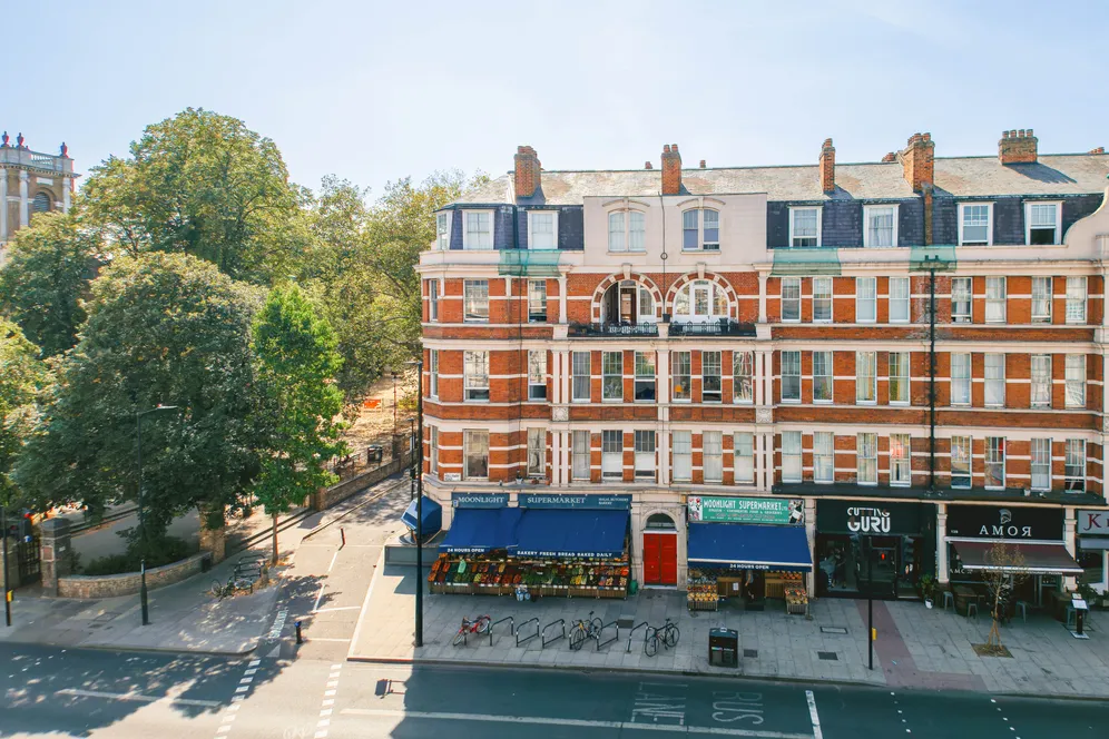 Holloway Road, London, N7 photo 23