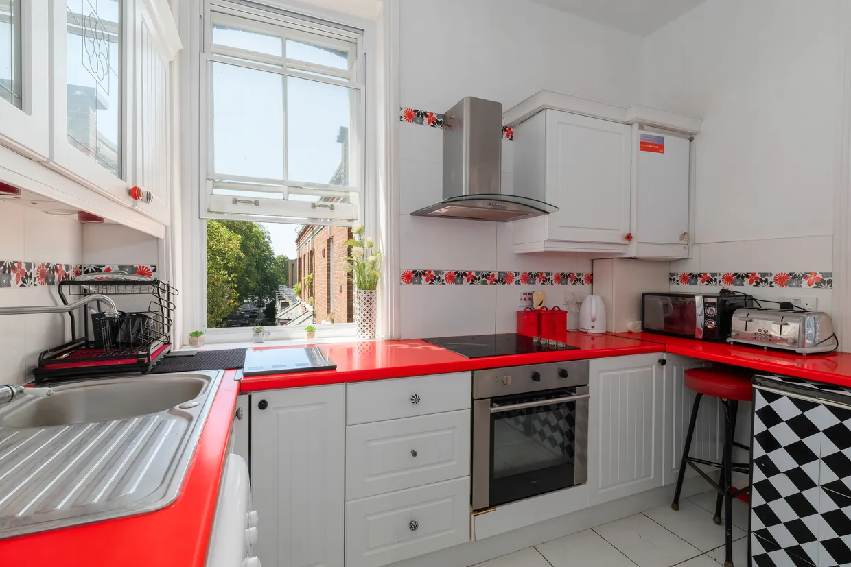 Holloway Road, London, N7 photo 26