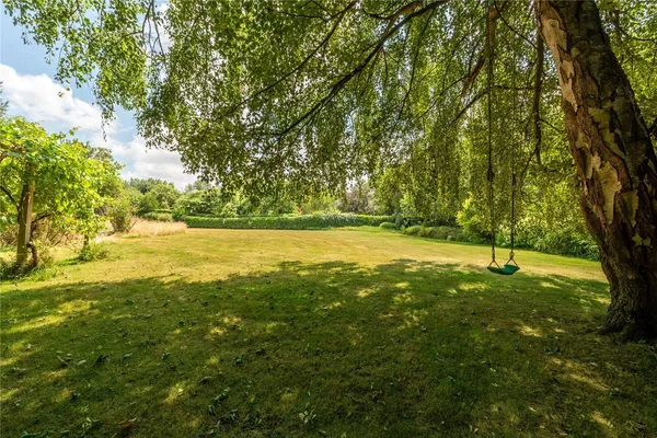 The Street, Betchworth, RH3 photo 5