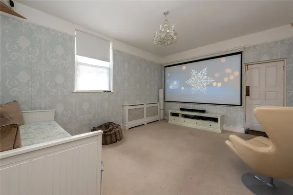 The Street, Betchworth, RH3 photo 15