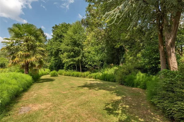 The Street, Betchworth, RH3 photo 19