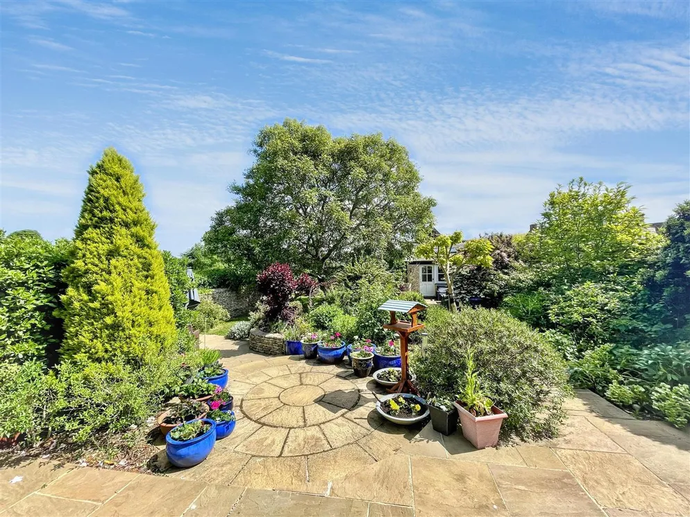 Property carousel item 19