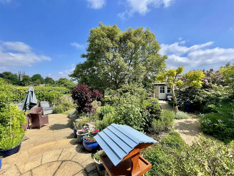 Property carousel item 20
