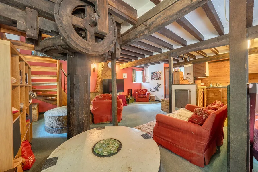 Property Image 8