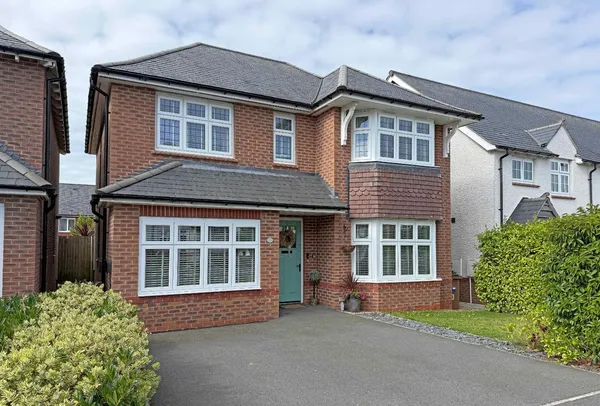 Llwybr Y Gwynt, Penrhosgarnedd, Bangor, Gwynedd, LL57