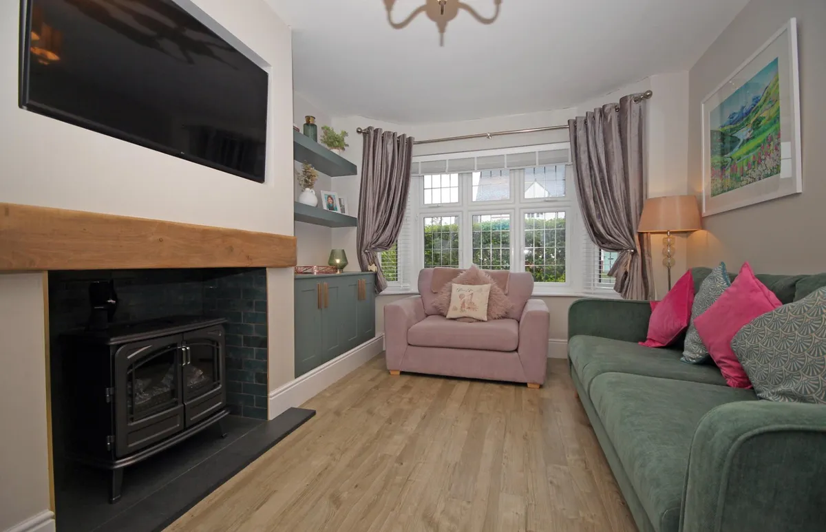 Llwybr Y Gwynt, Penrhosgarnedd, Bangor, Gwynedd, LL57