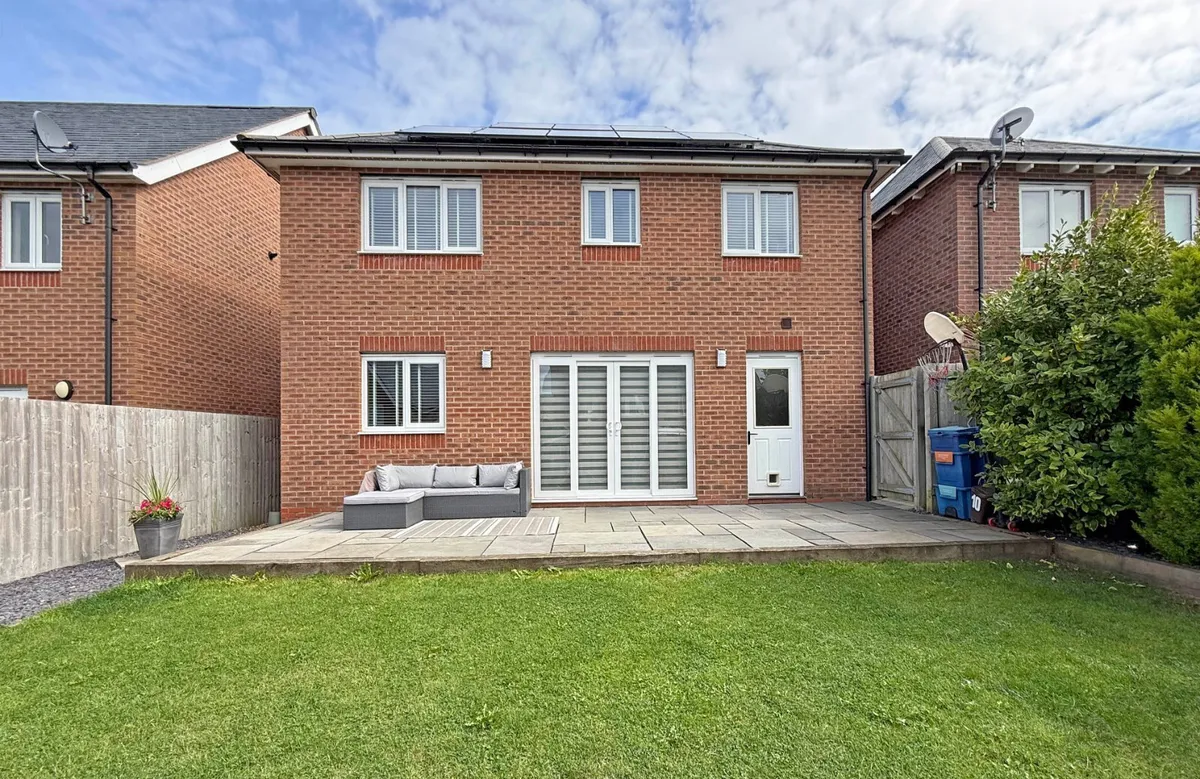 Llwybr Y Gwynt, Penrhosgarnedd, Bangor, Gwynedd, LL57