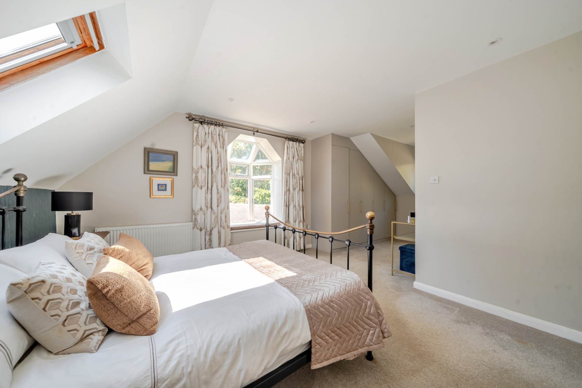 Puttenham, Guildford, Surrey Image 14