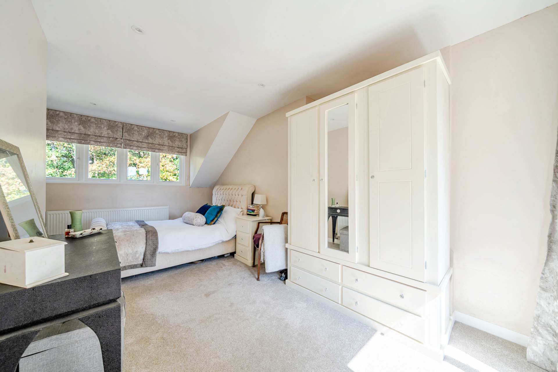 Puttenham, Guildford, Surrey Image 17