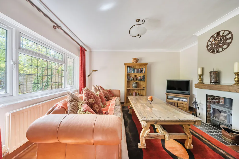 Woodham Lane, Addlestone, KT15 photo 6