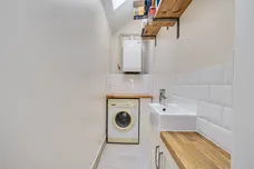 Woodham Lane, Addlestone, KT15 photo 12
