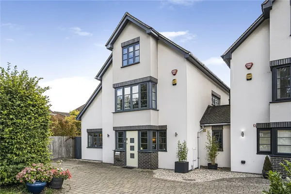 Yarnton Road, Kidlington, Oxfordshire, OX5