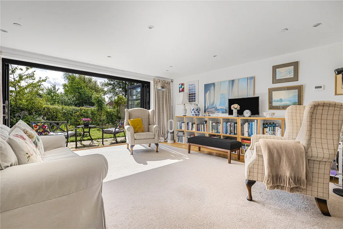 Yarnton Road, Kidlington, Oxfordshire, OX5
