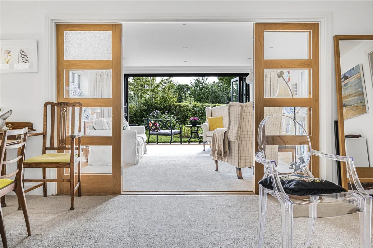 Yarnton Road, Kidlington, Oxfordshire, OX5