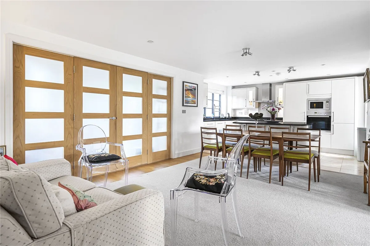 Yarnton Road, Kidlington, Oxfordshire, OX5