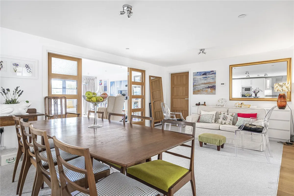 Yarnton Road, Kidlington, Oxfordshire, OX5