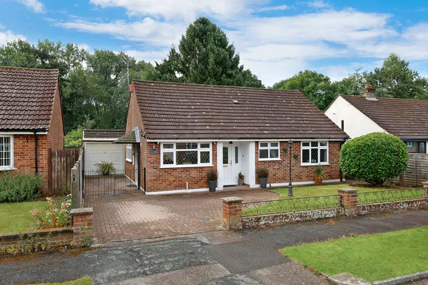 Woodroyd Gardens, Horley, Surrey, RH6