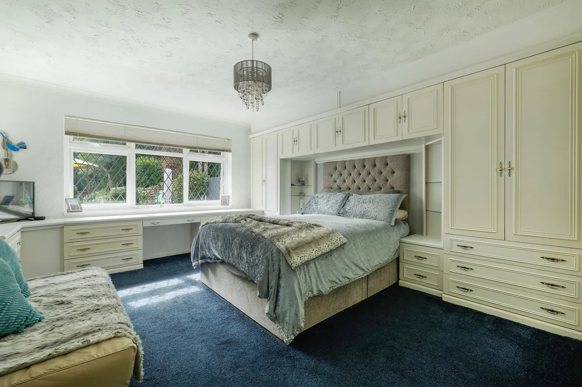 Woodroyd Gardens, Horley, Surrey, RH6