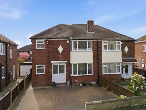 Lyon Road, PONTEFRACTphoto