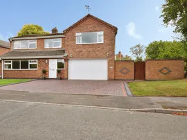 Hollies Way, Thurnby, Leicester thumb 2