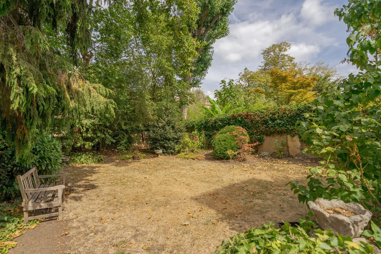 Greencroft Gardens, London, NW6 photo 5