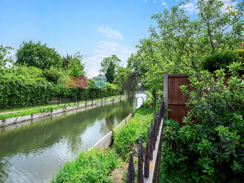 Russell Road, Palmers Greenphoto