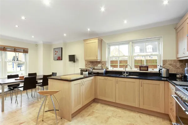 South Road, Weybridge, KT13 photo 2