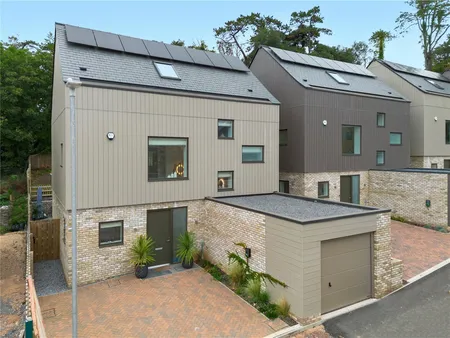 Palace Gardens, Anstey's Cove Road, TQ1