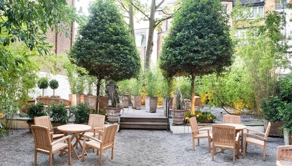 Hill Street Mayfair W1J photo 6