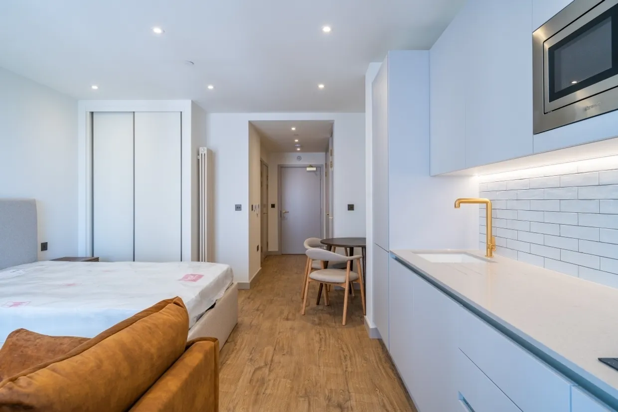 The Eades, 11 Selborne Road London E17 photo 3